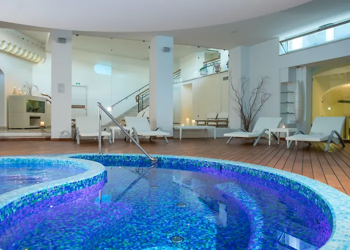 Πανσιόν Via Capo 4*